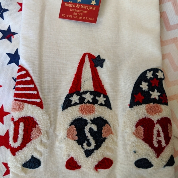 New - 2 piece - Gnome USA Patriotic Kitchen Towel Set - Picture 2 of 3